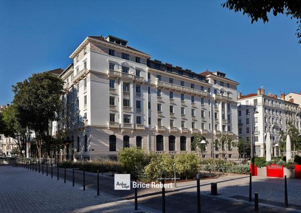 Bureaux à louer Lyon 6ème Brotteaux terrasse privative dans immeuble art déco