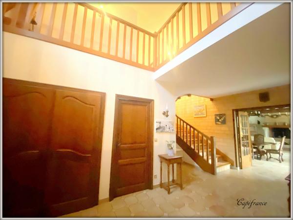 Dpt  (93), à vendre  maison P6 de 255 m² - Terrain de 808,00 m²