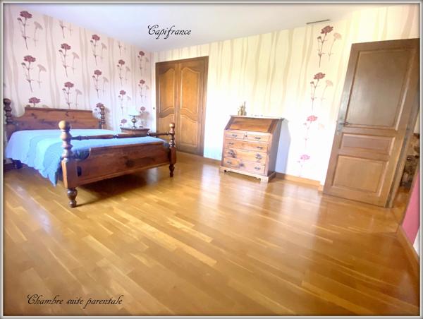 Dpt  (93), à vendre  maison P6 de 255 m² - Terrain de 808,00 m²