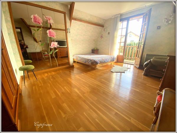 Dpt  (93), à vendre  maison P6 de 255 m² - Terrain de 808,00 m²