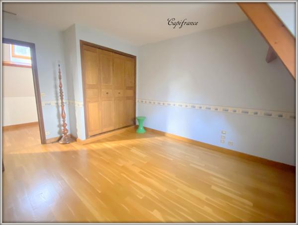 Dpt  (93), à vendre  maison P6 de 255 m² - Terrain de 808,00 m²
