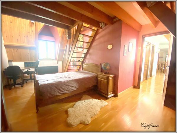 Dpt  (93), à vendre  maison P6 de 255 m² - Terrain de 808,00 m²