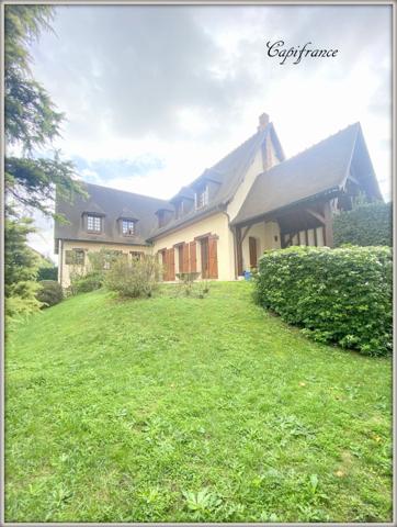 Dpt  (93), à vendre  maison P6 de 255 m² - Terrain de 808,00 m²