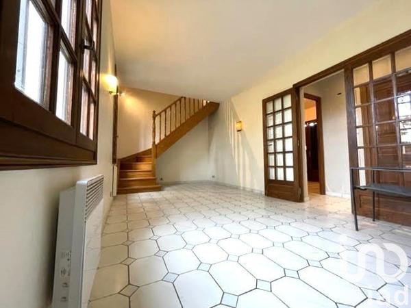 Pavillon 4 pièces de 80 m² à Paray-Vieille-Poste (91550)