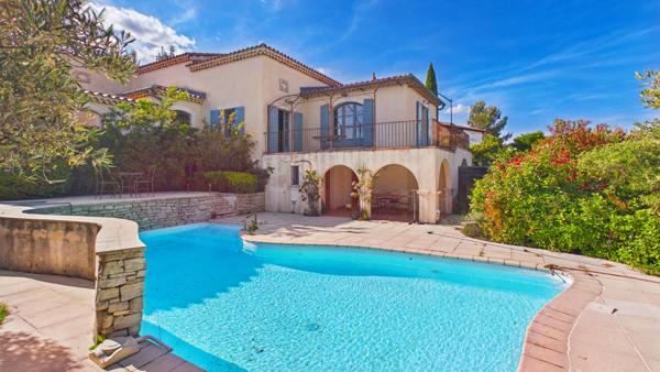 VILLA avec Piscine et vue dégagée - à 10 Mn d' Avignon Les ANGLES VILLENEUVE SUR ARAMON même Aramon