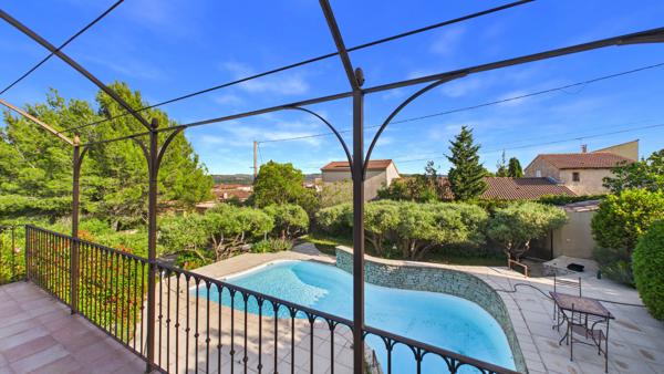 VILLA avec Piscine et vue dégagée - à 10 Mn d' Avignon Les ANGLES VILLENEUVE SUR ARAMON même Aramon