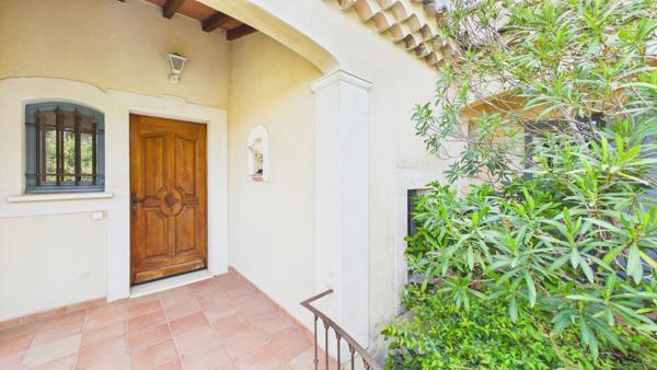 VILLA avec Piscine et vue dégagée - à 10 Mn d' Avignon Les ANGLES VILLENEUVE SUR ARAMON même Aramon
