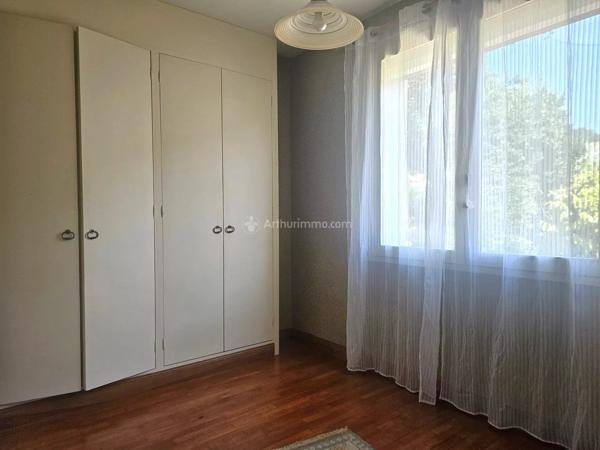 Vente                                                      Maison
                        
                     8 pièces                      262 m2                     à Lescure-d'Albigeois