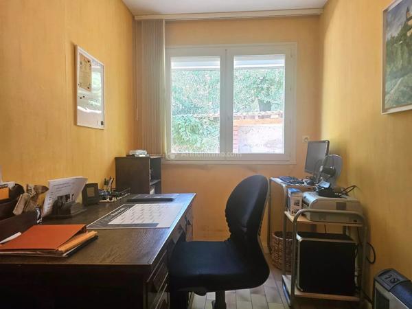Vente                                                      Maison
                        
                     8 pièces                      262 m2                     à Lescure-d'Albigeois
