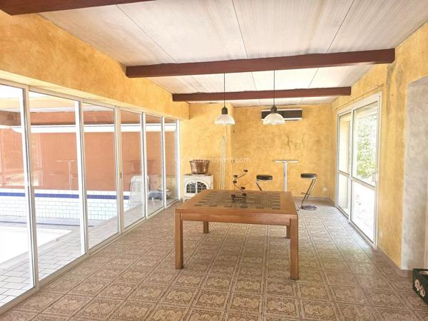 Vente                                                      Maison
                        
                     8 pièces                      262 m2                     à Lescure-d'Albigeois