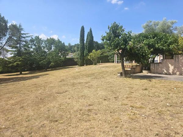 Vente                                                      Maison
                        
                     8 pièces                      262 m2                     à Lescure-d'Albigeois