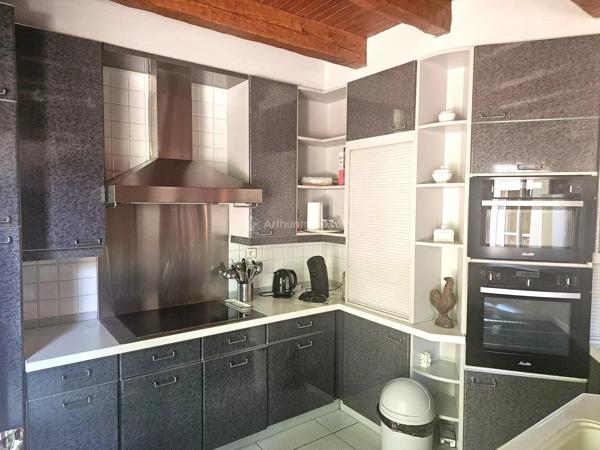 Vente                                                      Maison
                        
                     8 pièces                      262 m2                     à Lescure-d'Albigeois