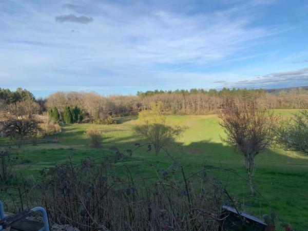 Maison 70 m2 aménagée dans un ancien corps de ferme, dépendances, terrain arboré avec vue