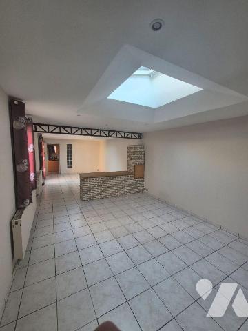 MAISON MITOYENNE D'UNE SURFACE HABITABLE DE 113 M² BATIE SUR TERRAIN DE 160 M² AVEC COUR
Compr...