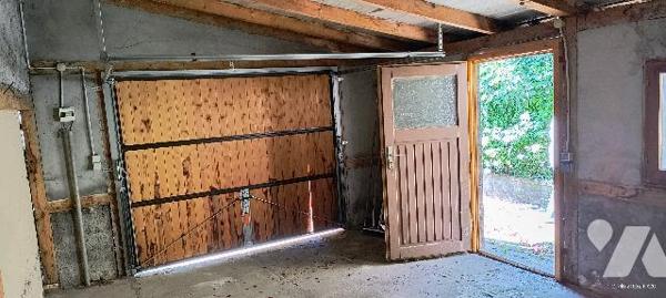 A rénover : Maison de 137 m2 datant de 1900 sur un terrain 7,54 ares traversant.
