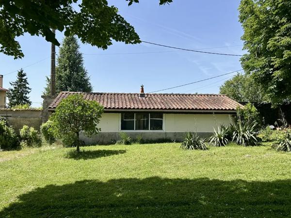 Château du XVIIIe siècle restauré avec soin, avec piscine ch