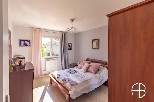 Villa d'exception de type T5 d'une surface habitable d'environ 180 m² avec piscine et grand terrain