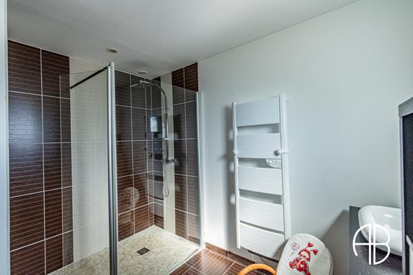 Villa d'exception de type T5 d'une surface habitable d'environ 180 m² avec piscine et grand terrain