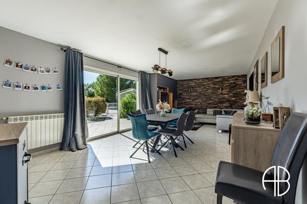 Villa d'exception de type T5 d'une surface habitable d'environ 180 m² avec piscine et grand terrain