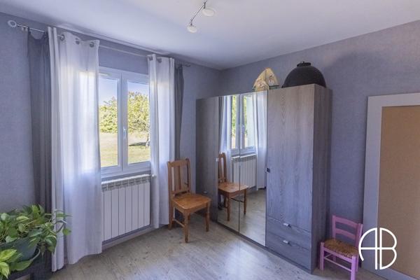 Villa d'exception de type T5 d'une surface habitable d'environ 180 m² avec piscine et grand terrain