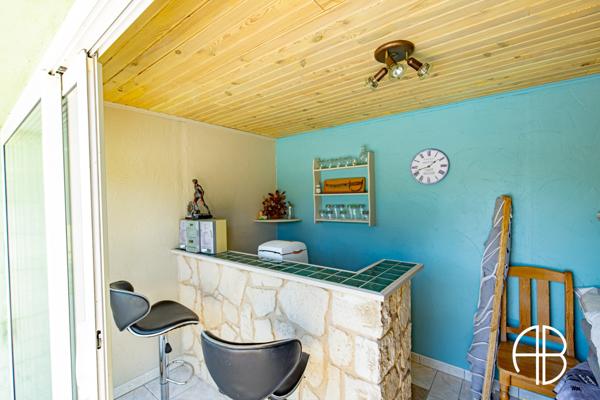 Villa d'exception de type T5 d'une surface habitable d'environ 180 m² avec piscine et grand terrain