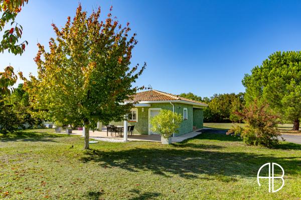 Villa d'exception de type T5 d'une surface habitable d'environ 180 m² avec piscine et grand terrain