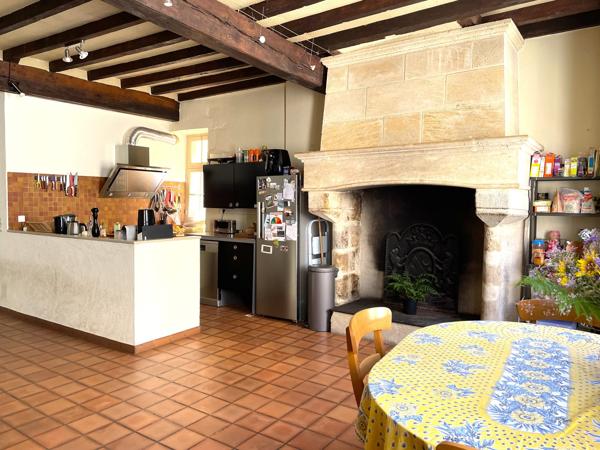 Maison de ville en pierre, garage, cour de 65 m² - 6 chbres, grenier - GIRONDE (33) - NOUVELLE AQUITAINE