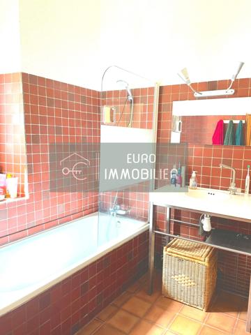 Maison de ville en pierre, garage, cour de 65 m² - 6 chbres, grenier - GIRONDE (33) - NOUVELLE AQUITAINE
