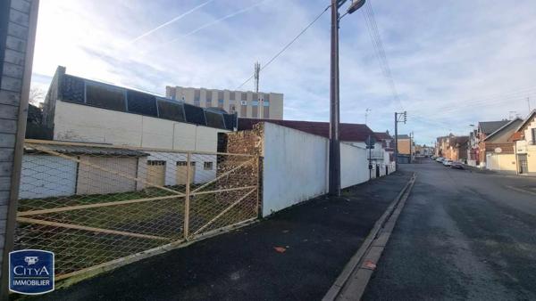 Parking à louer Saint-Quentin (02100)