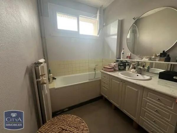 Appartement à louer 3 pièces 66.21m² Mâcon (71000)