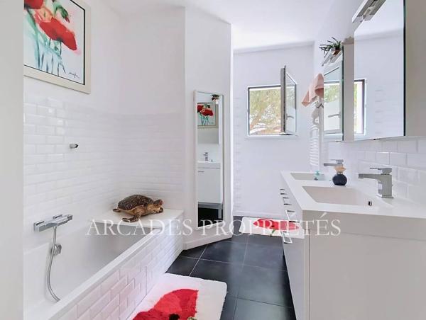 Très belle villa contemporaine de plain-pied – Prestations de qualité – Environnement privilégié