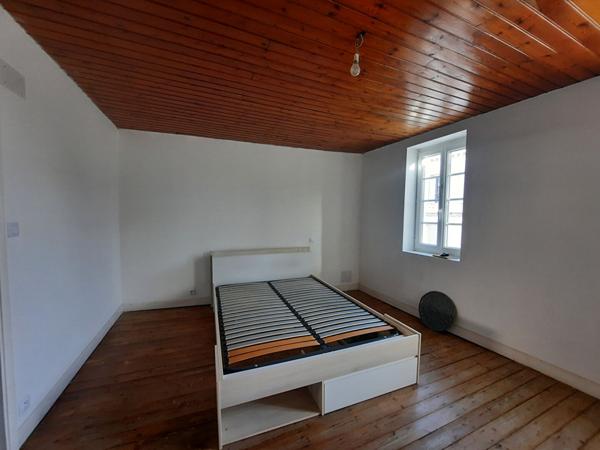 Duplex Barbezieux St Hilaire Centre Ville - 2 chambres - 70 m2