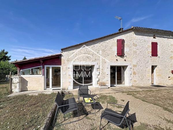 Vélines : Maison en pierres de caractère