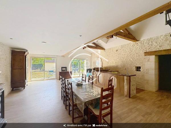 Vélines : Maison en pierres de caractère