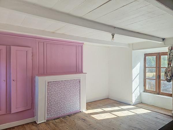 Maison
         6 pièces
        - 100 m² Bien prestige 500 000 € *