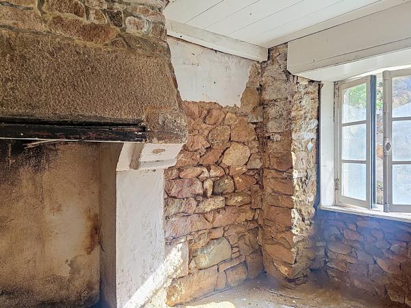 Maison
         6 pièces
        - 100 m² Bien prestige 500 000 € *