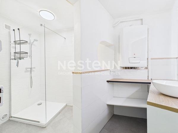 A vendre à Aurillac, quartier Maison Neuve, appartement de type 2 d'une surface de 64 m² avec garage.