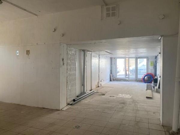 GRAND LOCAL COMMERCIAL centre ROGNAC