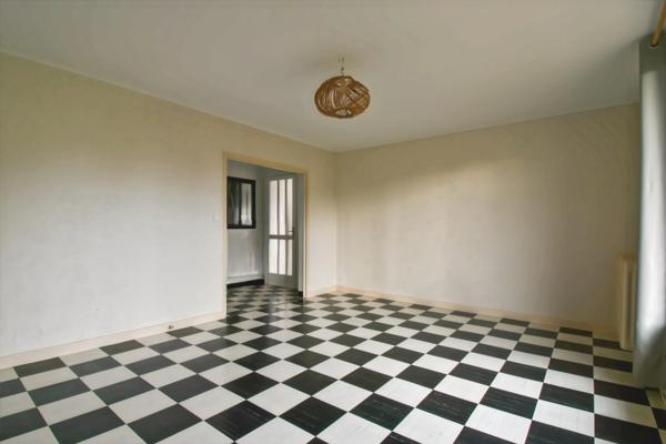 Maison plain-pied à vendre 3 pièces CULAN (18)