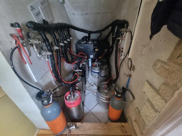 ST-PIERRE D'OLÉRON, emplacement N°1, A Vendre Bar à bières et Tapas d'ambiance esprit Pub irlandais