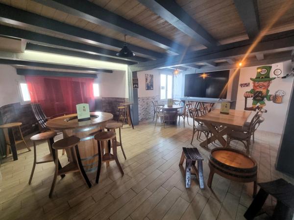 ST-PIERRE D'OLÉRON, emplacement N°1, A Vendre Bar à bières et Tapas d'ambiance esprit Pub irlandais