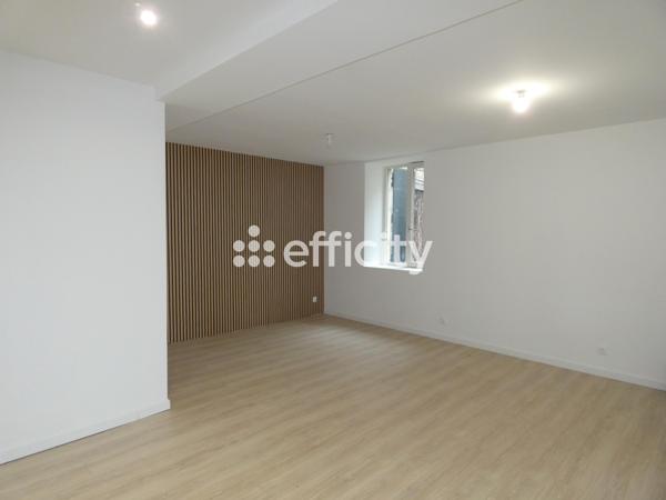 Maison
         4 pièces
        - 95 m² 171 000 € *