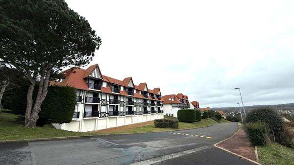 COUP DE CŒUR À 4 KM DE DEAUVILLE – CHARMANT STUDIO EN REZ-DE-JARDIN