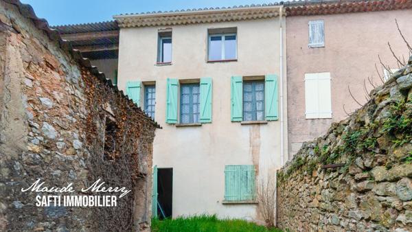 Important POTENTIEL pour investissement LOCATIF ou REVENTE - maison de village avec division pour faire min 3 appartements - grand garage + jardin et cabanon