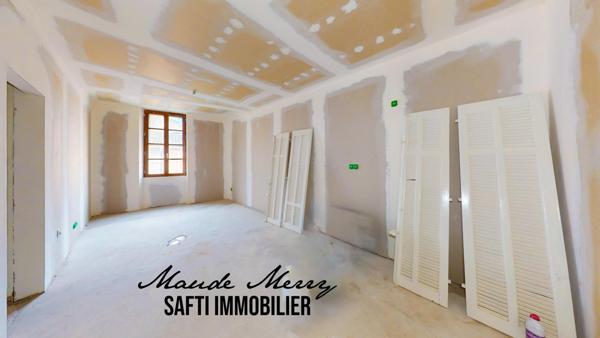 Important POTENTIEL pour investissement LOCATIF ou REVENTE - maison de village avec division pour faire min 3 appartements - grand garage + jardin et cabanon