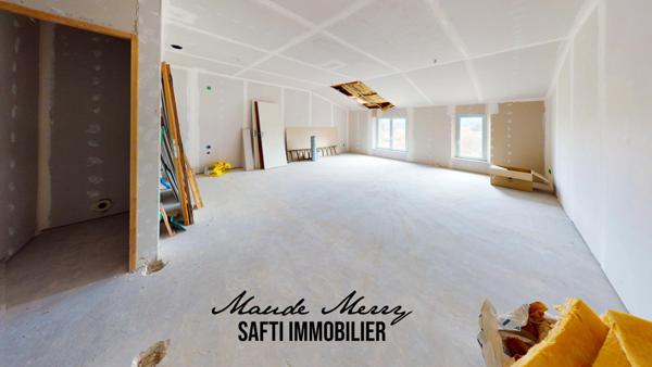 Important POTENTIEL pour investissement LOCATIF ou REVENTE - maison de village avec division pour faire min 3 appartements - grand garage + jardin et cabanon