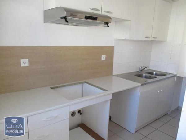 Appartement à louer 3 pièces 60.55m² Nîmes (30900)