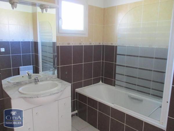 Appartement à louer 3 pièces 60.55m² Nîmes (30900)