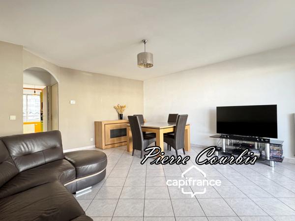 Appartement à vendre 4 pièces BRON EGLISE avec BALCONS