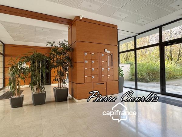 Appartement à vendre 4 pièces BRON EGLISE avec BALCONS